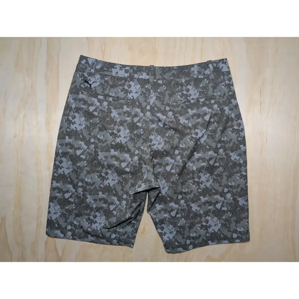 Puma Men’s Size 34 Golf Shorts Geometric Camo Gray Green Tech Performance